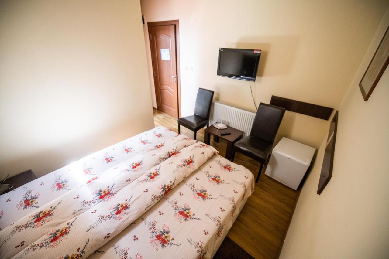 Pensiunea Cupidon Tîrgu Secuiesc Exterior foto